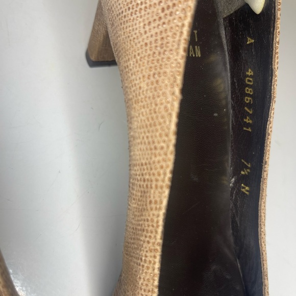 Stuart Weitzman The Tube Goose Bump Nappa Leather Heels Gold Buckle Size 7.5N - Picture 5 of 12